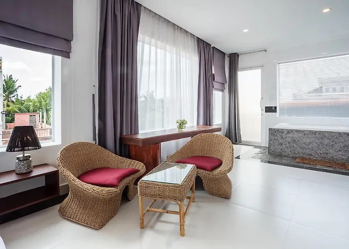 Josephine Hotel