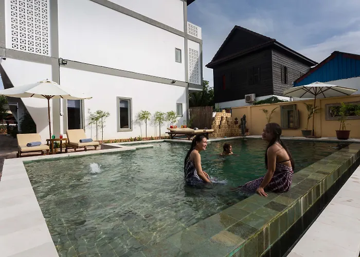 Josephine Hotel