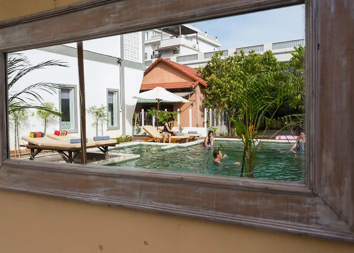 Josephine Hotel