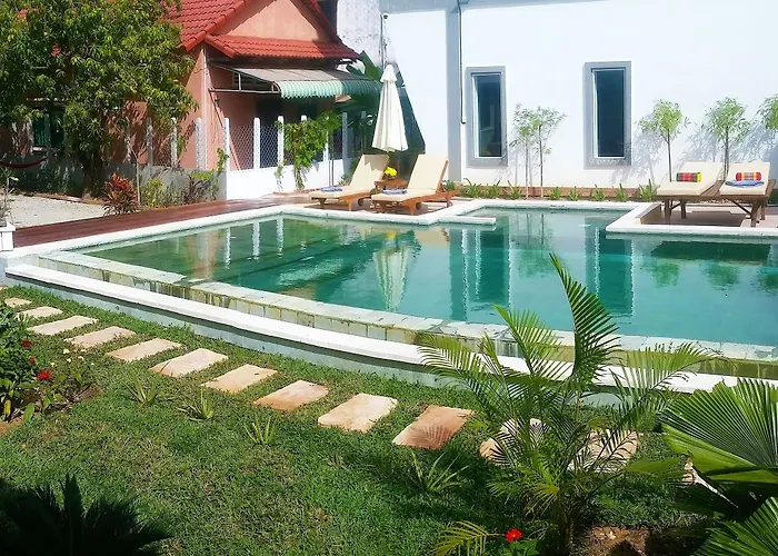 Josephine Hotel